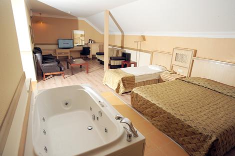 Familieværelse med terrasse